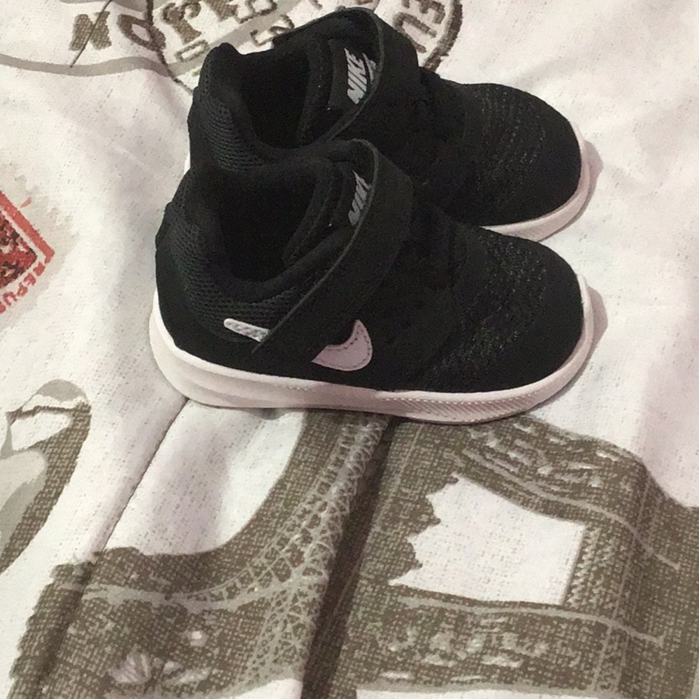 Black Nike’s for toddlers